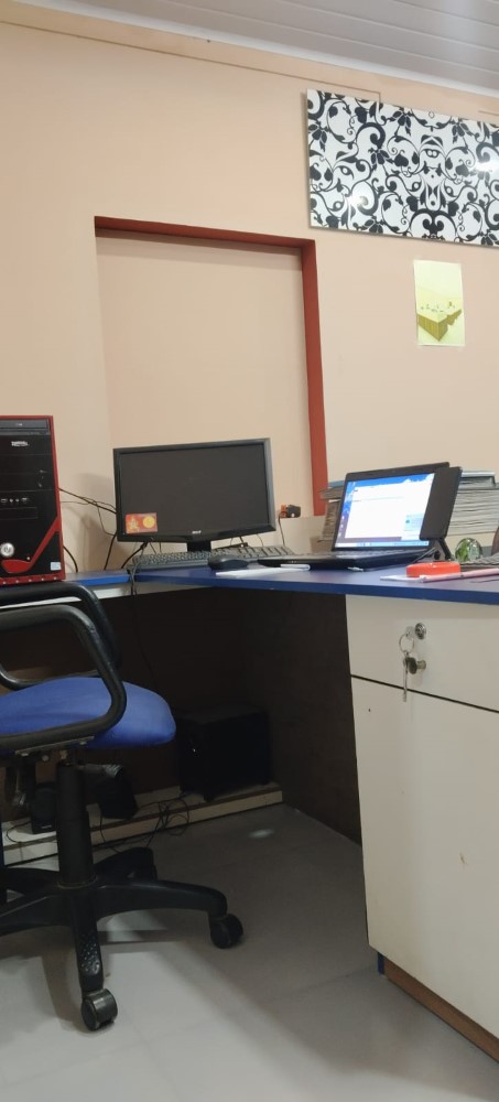 Office furniture and workstation